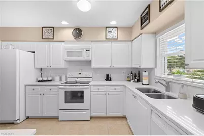 904 SE 13th St #201, Cape Coral, FL 33990 - Photo 5