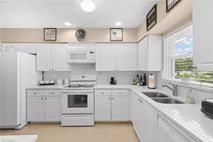 904 SE 13th St, Cape Coral, FL 33990 - Photo 5