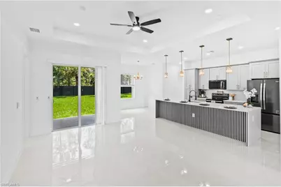 942 Kanuga St E, Lehigh Acres, FL 33974 - Photo 9
