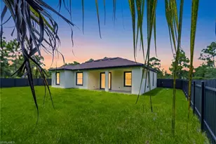 942 Kanuga St E, Lehigh Acres, FL 33974 - Photo 39