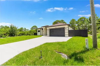 942 Kanuga St E, Lehigh Acres, FL 33974 - Photo 5