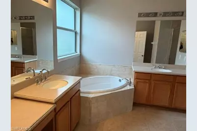 8610 Sumner Ave, Fort Myers, FL 33908 - Photo 11
