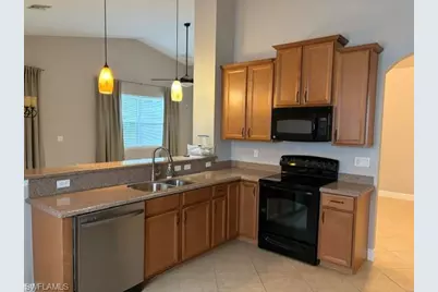 8610 Sumner Ave, Fort Myers, FL 33908 - Photo 5