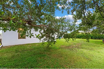 1208 NW 15th Pl, Cape Coral, FL 33993 - Photo 25