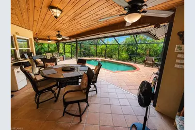 922 SE 1st Pl, Cape Coral, FL 33990 - Photo 9