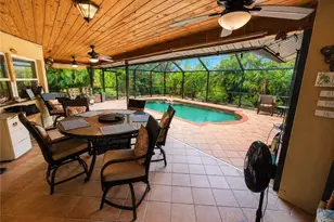 922 SE 1st Pl, Cape Coral, FL 33990 - Photo 9