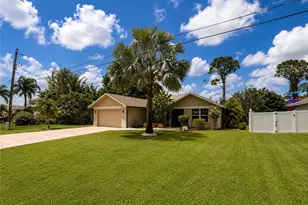 922 SE 1st Pl, Cape Coral, FL 33990 - Photo 21