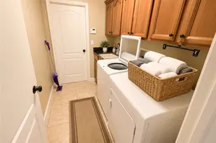 922 SE 1st Pl, Cape Coral, FL 33990 - Photo 17