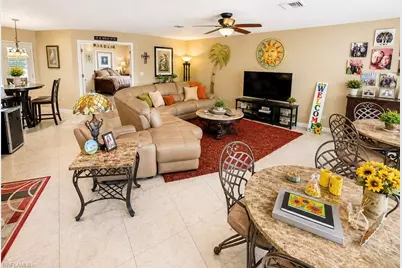 922 SE 1st Pl, Cape Coral, FL 33990 - Photo 5
