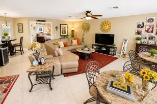 922 SE 1st Pl, Cape Coral, FL 33990 - Photo 5