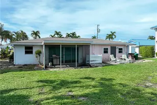 1705 SE 46th Ln, Cape Coral, FL 33904 - Photo 7
