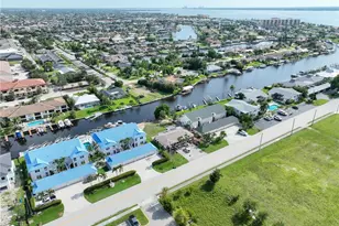1705 SE 46th Ln, Cape Coral, FL 33904 - Photo 17