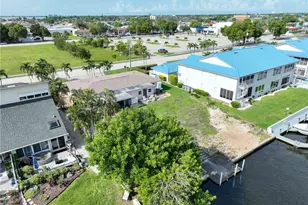 1705 SE 46th Ln, Cape Coral, FL 33904 - Photo 9
