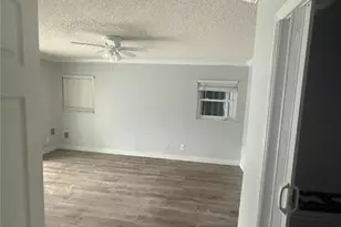 129 E Lake Dr, Lehigh Acres, FL 33936 - Photo 7