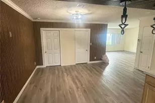 129 E Lake Dr, Lehigh Acres, FL 33936 - Photo 19