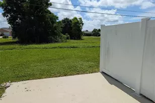 4407 SW 8th Ct, Cape Coral, FL 33914 - Photo 9