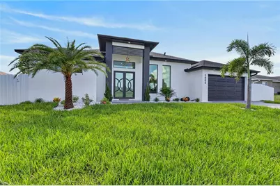 1005 NE 1st Pl, Cape Coral, FL 33909 - Photo 1