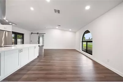 812 SE 34th St, Cape Coral, FL 33904 - Photo 3
