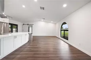 812 SE 34th St, Cape Coral, FL 33904 - Photo 3