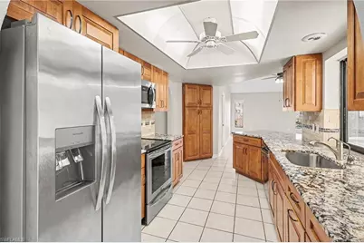 2205 SE 10th Pl, Cape Coral, FL 33990 - Photo 15