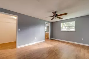 909 SE 27th St, Cape Coral, FL 33904 - Photo 11