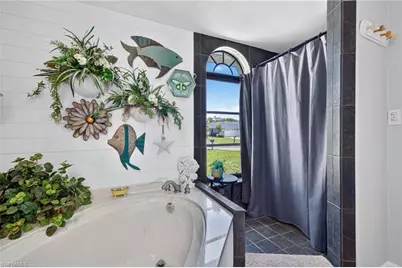 916 SE 21st Ln, Cape Coral, FL 33990 - Photo 27
