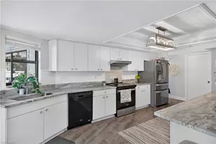 916 SE 21st Ln, Cape Coral, FL 33990 - Photo 13