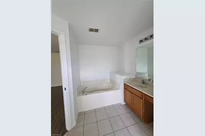 1014 NW 31st Pl, Cape Coral, FL 33993 - Photo 23