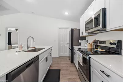 2007 NW 17th Ter, Cape Coral, FL 33993 - Photo 11