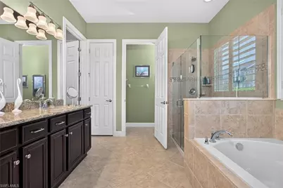 11205 Surrey Pl, Fort Myers, FL 33913 - Photo 17