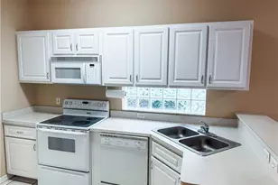10704 Rio Mar Cir, Estero, FL 33928 - Photo 19
