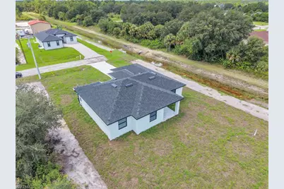 2522 56th St W, Lehigh Acres, FL 33971 - Photo 9