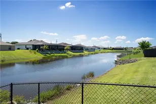 1005 NE 13th Pl, Cape Coral, FL 33909 - Photo 37