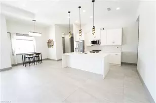1005 NE 13th Pl, Cape Coral, FL 33909 - Photo 11