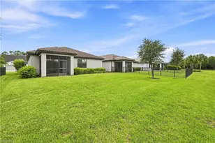 3922 Spotted Eagle Wy, Fort Myers, FL 33966 - Photo 31