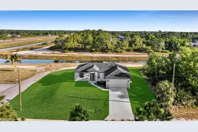 2106 W 18th St, Lehigh Acres, FL 33972 - Photo 5