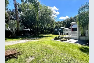 1027 Everglade Ave, Labelle, FL 33935 - Photo 11