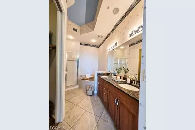 2797 First St #2002, Fort Myers, FL 33916 - Photo 7