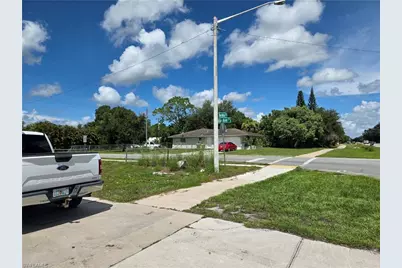 615 New Market Rd W, Immokalee, FL 34142 - Photo 3