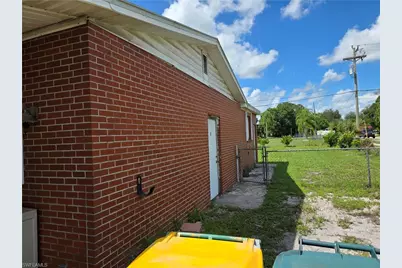 615 New Market Rd W, Immokalee, FL 34142 - Photo 5