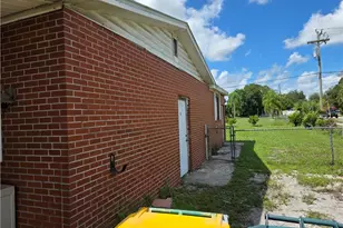 615 New Market Rd W, Immokalee, FL 34142 - Photo 5