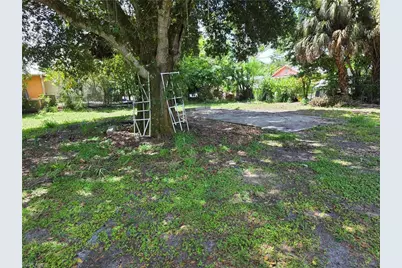 615 New Market Rd W, Immokalee, FL 34142 - Photo 9
