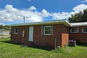 615 New Market Rd W, Immokalee, FL 34142 - Photo 11