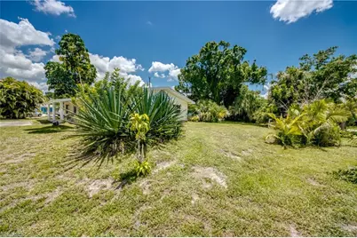 101 Powell Creek Cir, North Fort Myers, FL 33917 - Photo 25