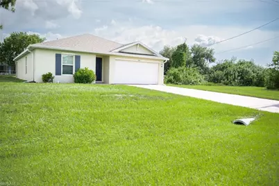 1108 NE 36th Ln, Cape Coral, FL 33909 - Photo 3