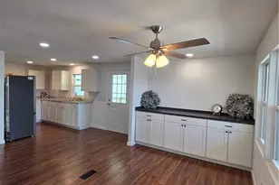 556 Freedom St, North Fort Myers, FL 33917 - Photo 7