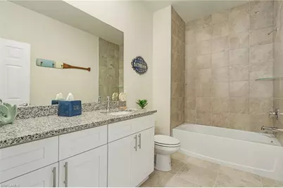 924 NE 11th Ter, Cape Coral, FL 33993 - Photo 17
