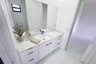4324 Jacaranda Pkwy W, Cape Coral, FL 33993 - Photo 17