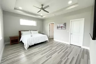 812 SW 8th Pl, Cape Coral, FL 33991 - Photo 9