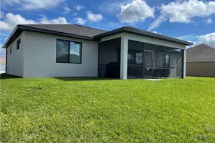 812 SW 8th Pl, Cape Coral, FL 33991 - Photo 23